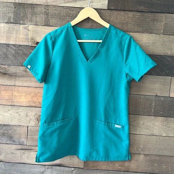 Figs Women's Casma Pocket V-Neck Short Sleeve Scrub Top in Hunter Green - Picture 2 of 7